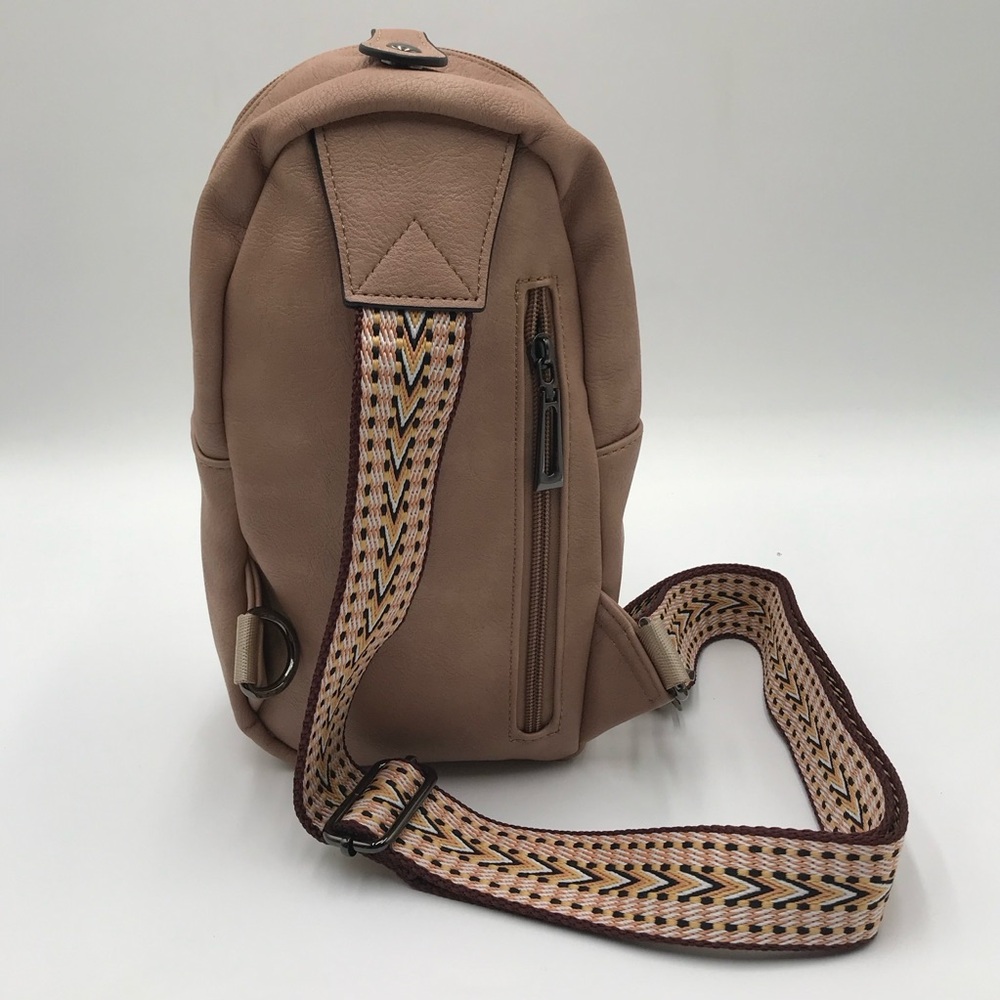 BN Love Deliver Sling Bag - Picture 3 of 12